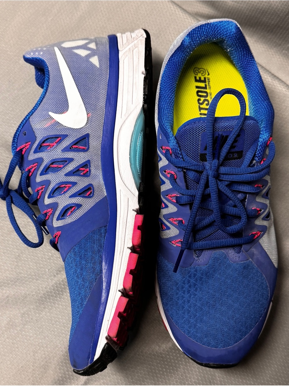 Nike Zoom Vomero 9 Running Shoes- Women’s Size 10 - Blue, Pink, White & Black